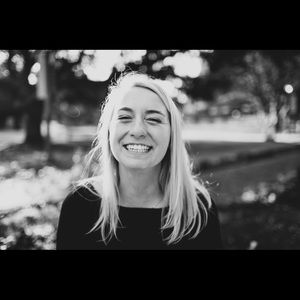 Meet your Posher, Caroline